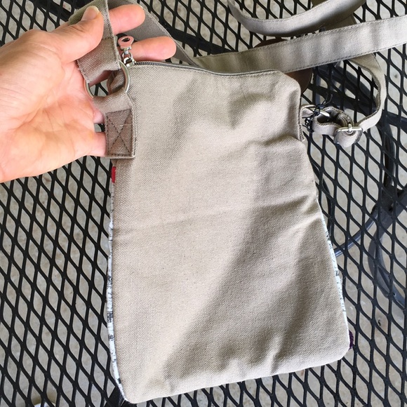 Gorgeous Embroidered Purse - Picture 13 of 16